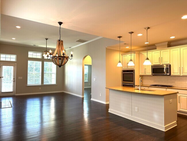 Building Photo - 4640 Blackmuir Wood Cir