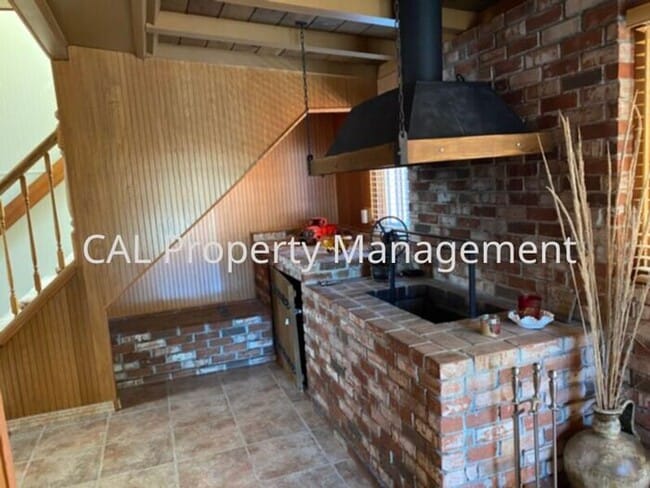 Building Photo - Beautiful 4 Bedroom Home in Salinas, CA