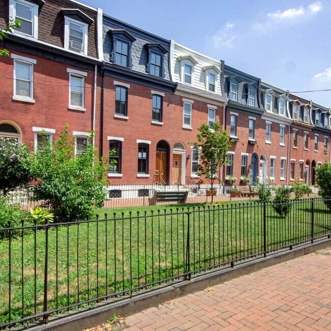 Building Photo - 2521 Grays Ferry Ave