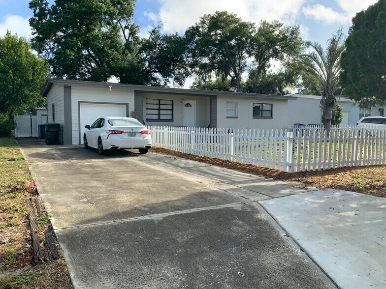 Building Photo - 5107 Cochita Dr
