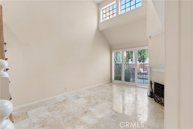 Building Photo - 6121 Greenbrier Dr