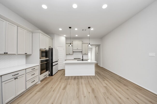 Building Photo - 25931 Dawning Torch Trce