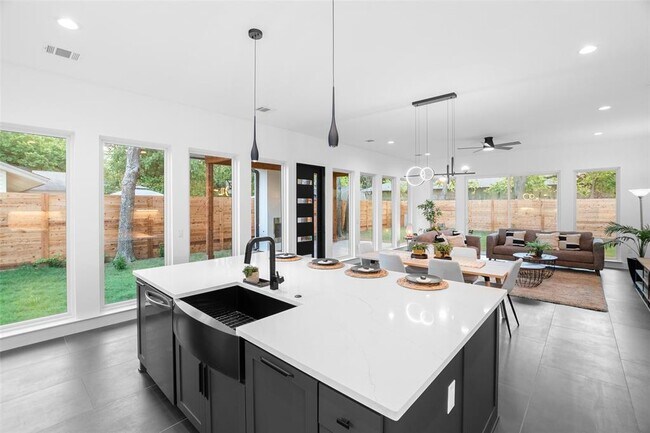 Building Photo - 6304 Middleham Pl