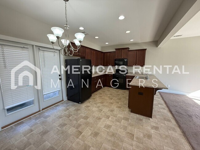 Building Photo - Townhome for Rent in Chelsea! COMING SOON!