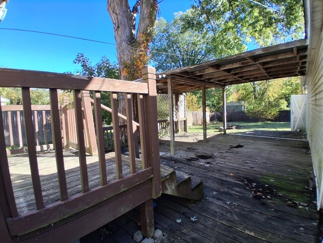 Building Photo - 111 Grace-