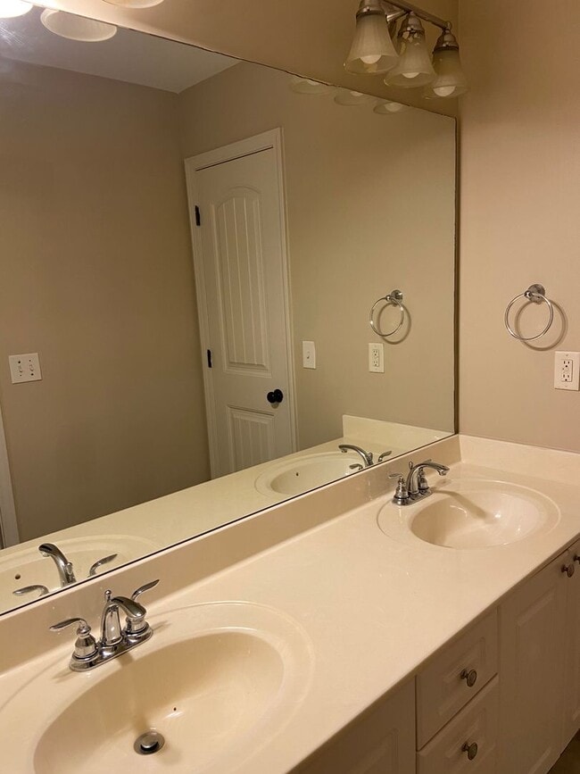 Building Photo - New For Rent in Helena!