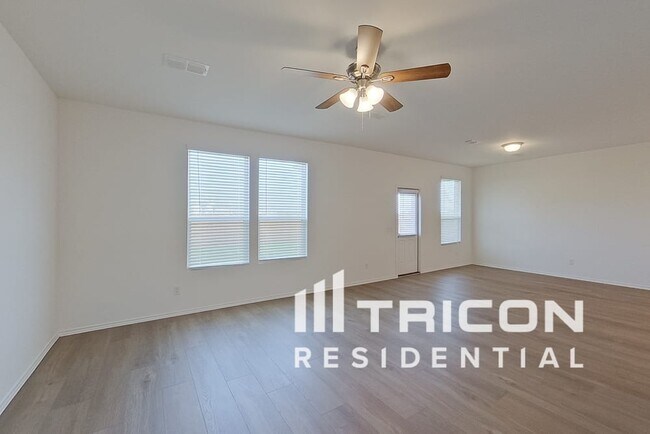 Building Photo - 2410 Carlow Ln