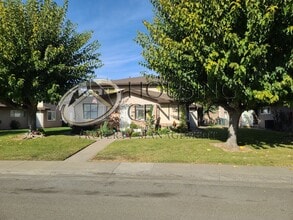 Building Photo - 9013 Montoya St