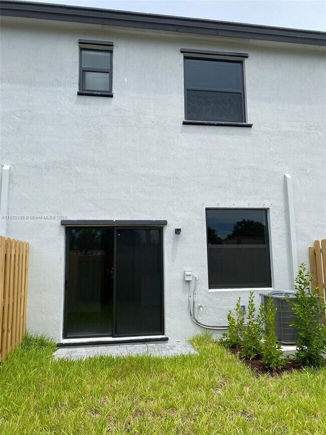 Building Photo - 13334 SW 287th Ter