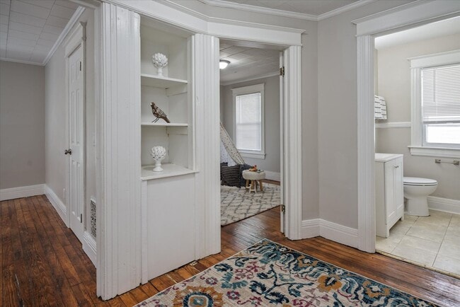 Building Photo - 4 Bedroom 2 Full Bath House | Front Porch ...
