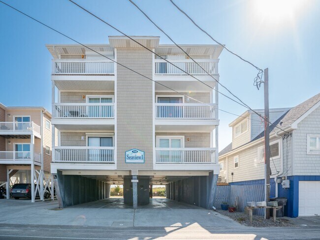 Building Photo - Seaview D @ 714 Carolina Beach Ave. N