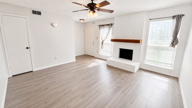 Building Photo - 11685 Alief Clodine Rd