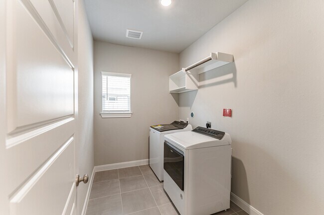 Building Photo - 4322 Pale Fox Ln