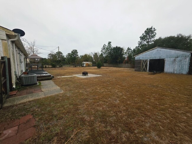 Building Photo - 3 Bedroom 1.5 BA Hubert