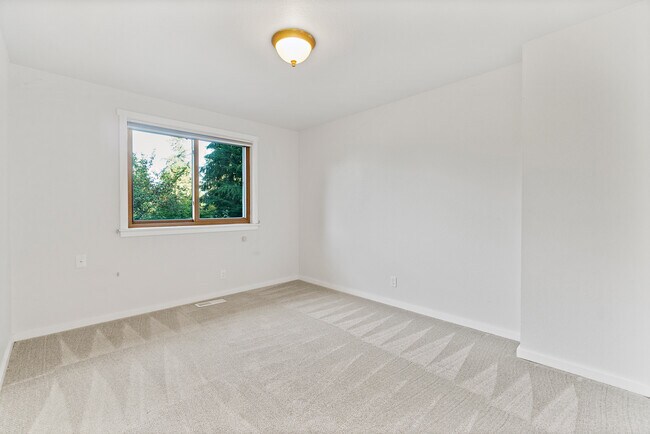 Building Photo - 20439 NE 3rd St