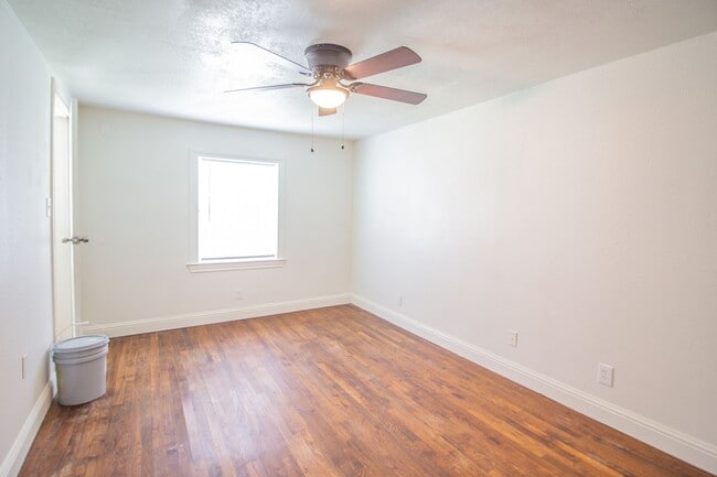 Building Photo - updated 3 bedroom 1 bathroom 2 car garage
