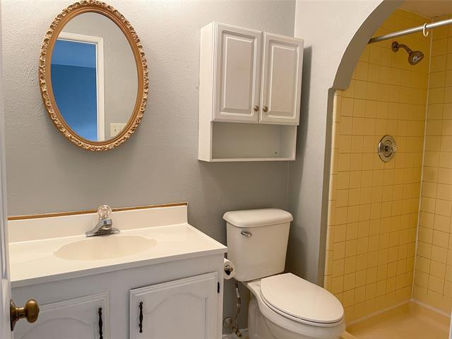 Building Photo - 8306 Woodside Rd