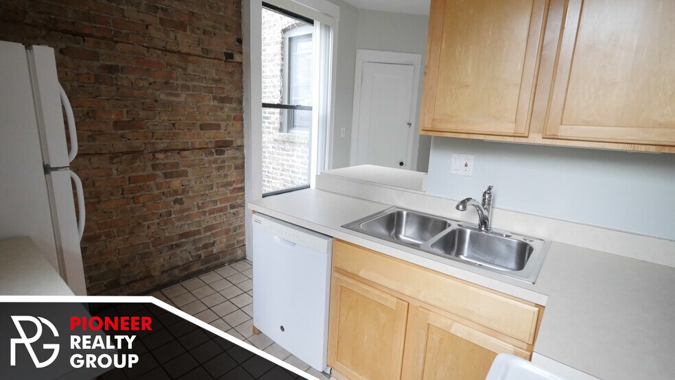 Building Photo - 1212 N Dearborn St