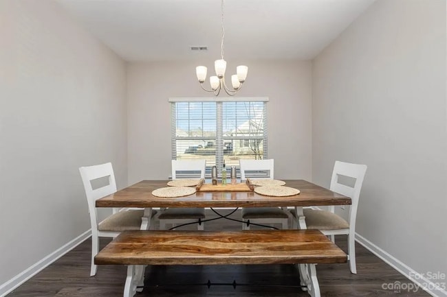 Building Photo - 549 Kiser Ln