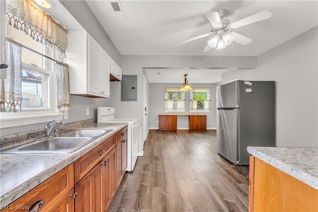 Building Photo - 15922 Eleanore Dr