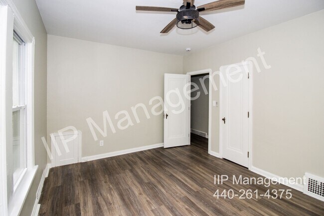 Building Photo - 1477 Genesee Rd