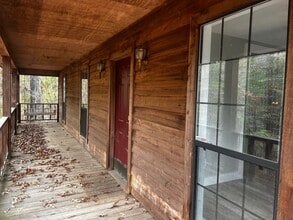 Building Photo - 95 Oakwood Dr