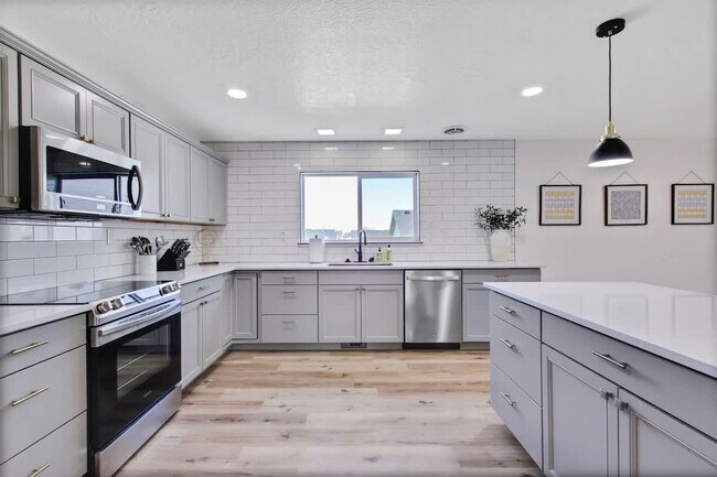 Building Photo - 4611 S Merrivale Pl