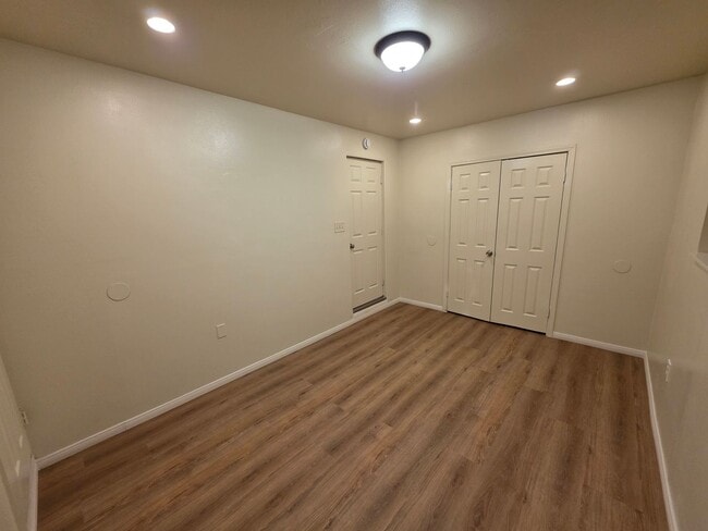 Building Photo - Spacious 4-bedroom, 2-bath house in San Bernardino near Del Rosa & Lynwood.