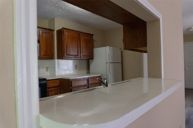 Building Photo - 8643 Causeway Dr