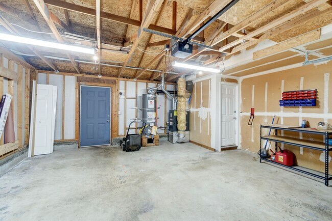 Building Photo - Charming Admirals Cove Home with Bonus Roo...