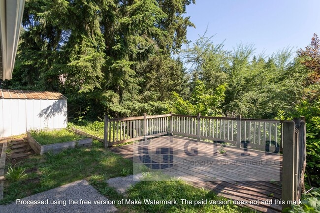 Building Photo - Charming 2 Bedroom Bungalow Available in N...