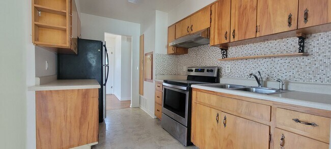 Building Photo - 3 Bedroom 1 Bath Home