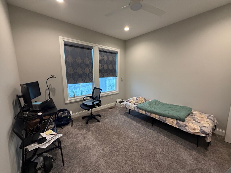 Building Photo - 391 Village Ln