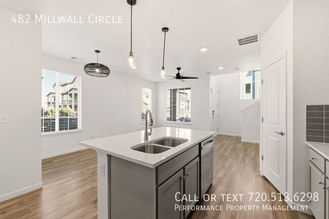 Building Photo - 482 Millwall Cir