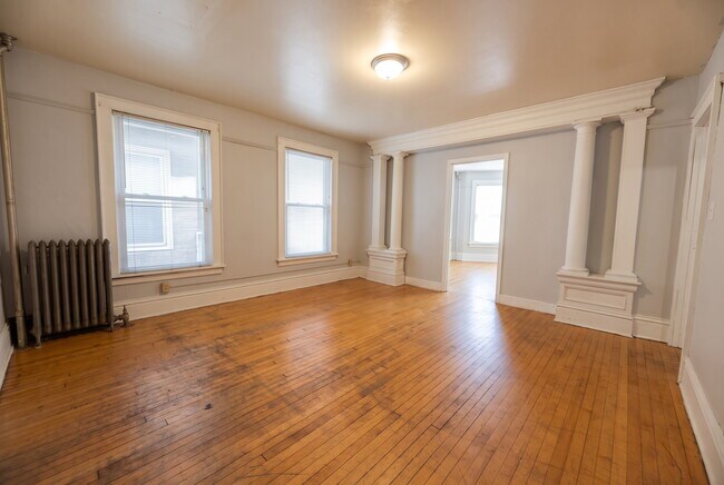 Building Photo - 410 W Mifflin St