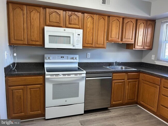 Building Photo - 29 Ramsgate Ct