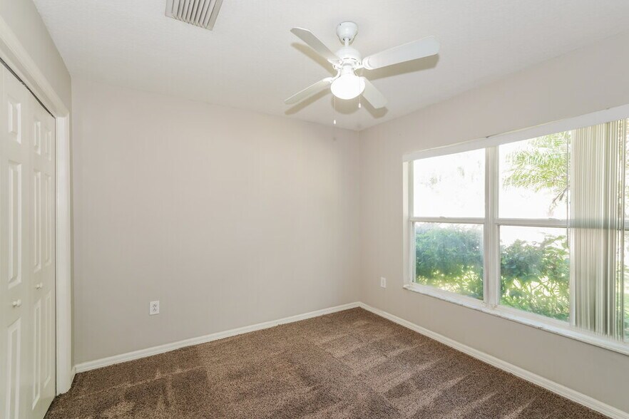 Building Photo - 4649 Roundview Ct