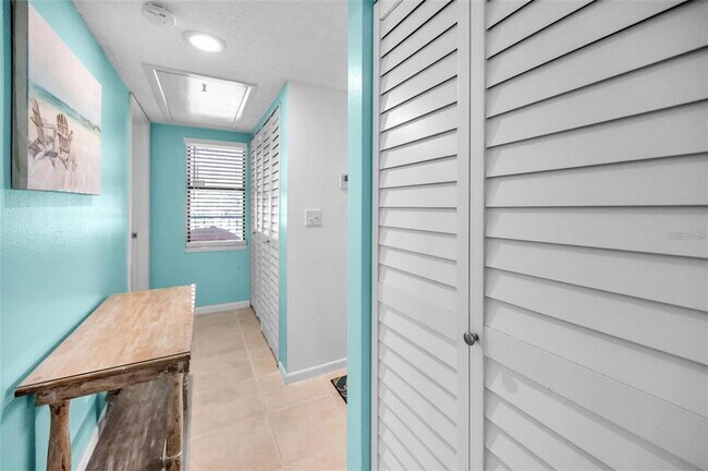 Building Photo - 300 S Florida Ave