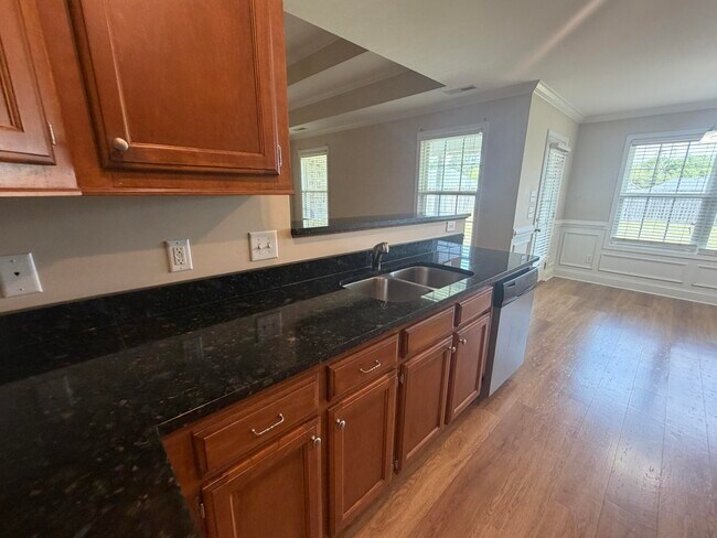 Building Photo - 2850 Foxcroft Cir