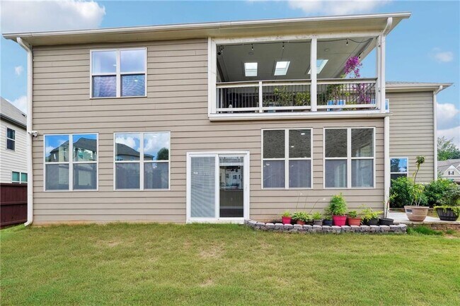Building Photo - 915 Elmsbrook Ln