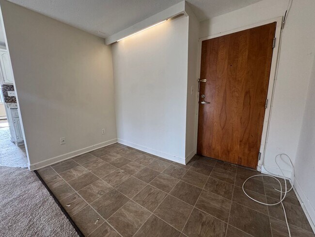 Building Photo - 12050 Lake Ave