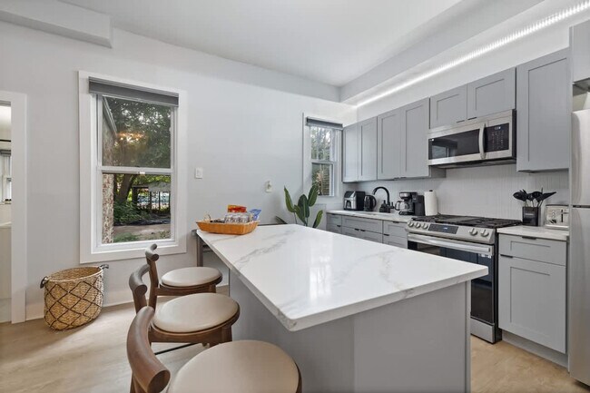 Building Photo - 20 Tuers Ave