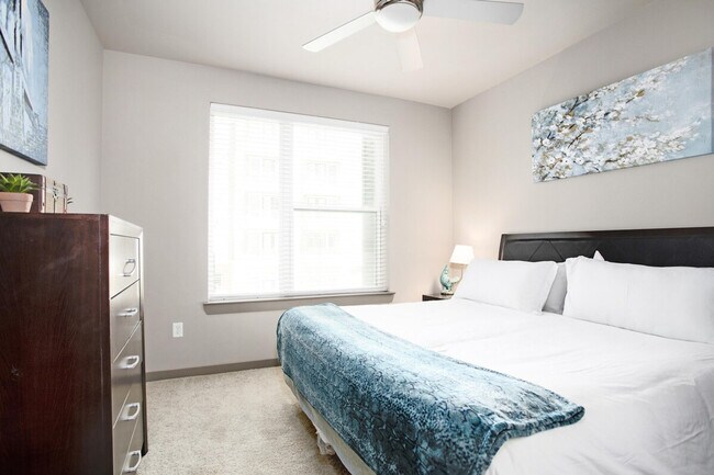 Building Photo - 1905 Canterbury St