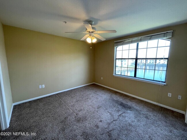 Building Photo - 300 Boardwalk Dr