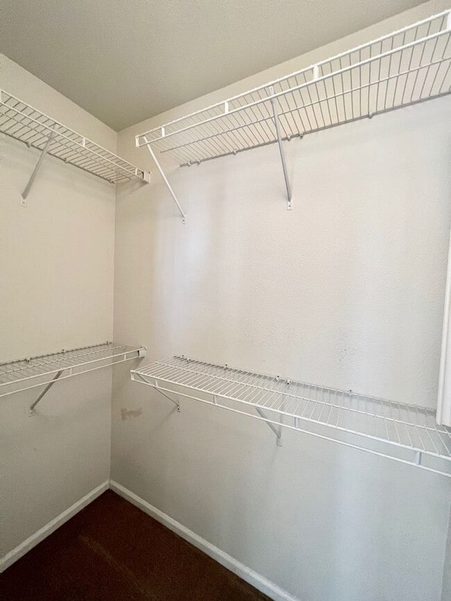 Building Photo - Spacious 2 Bed/2/5 Bath Townhome at The Bluffs at Spring Creek