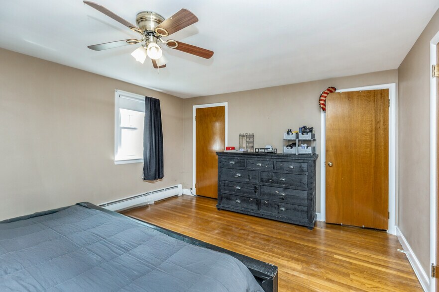 Building Photo - 52 Albemarle Ave