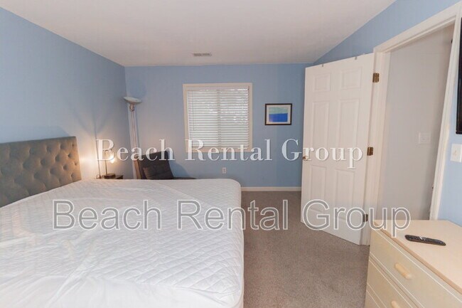 Building Photo - 4109 Pinehurst Cir