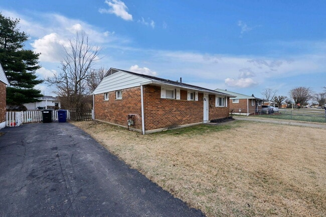 Building Photo - 2137 Toni St