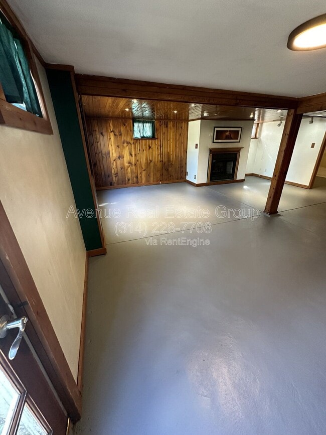 Building Photo - 425 Bismark Ave