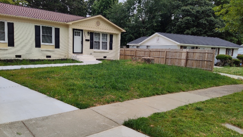 Building Photo - 3400 Cricketeer Dr